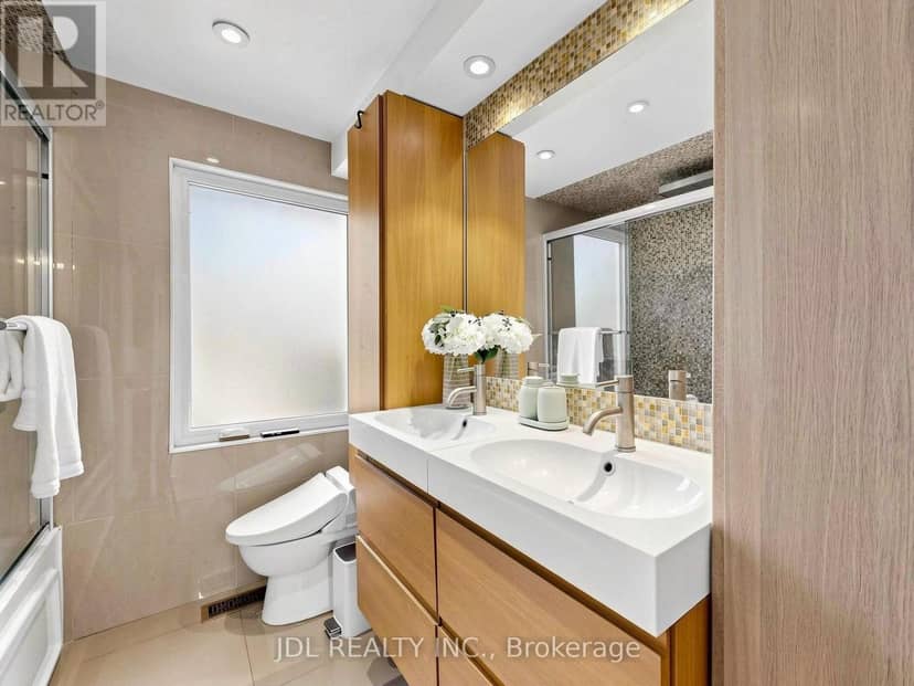 32 Ashmount Crescent — photo 29 of 40