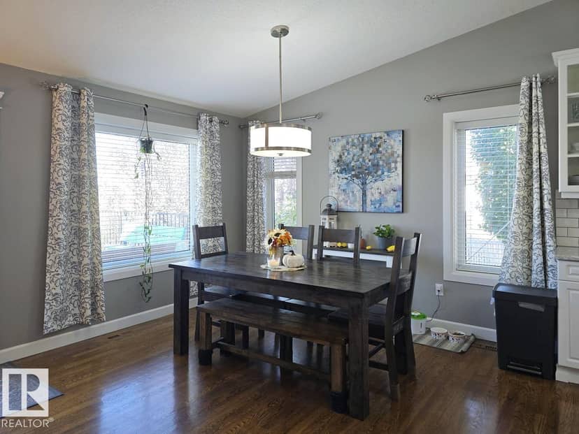 4420 56 AV — photo 10 of 37
