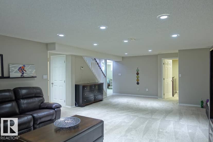 4420 56 AV — photo 23 of 37