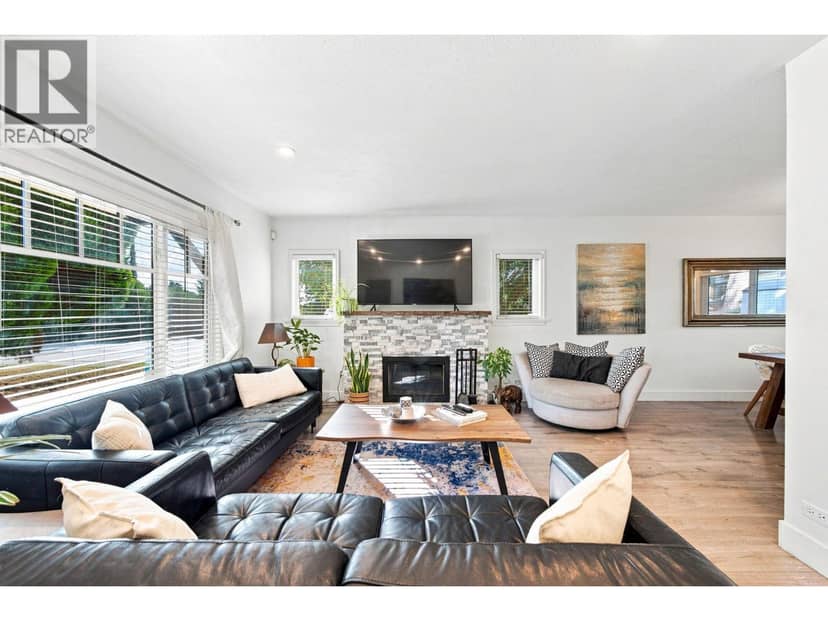 300 E 25TH STREET, North Vancouver, photo 3