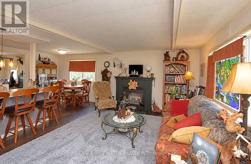 35 Pebble Beach Parkway, South Huron, photo 6
