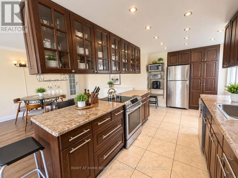 203 - 80 Antibes Drive — photo 4 of 17