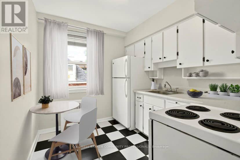 10 - 4 Robinson Street — photo 12 of 40