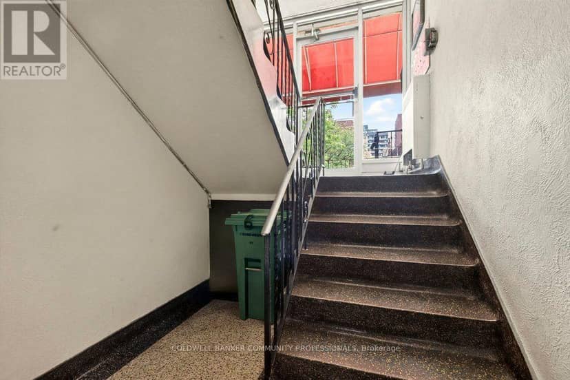 10 - 4 Robinson Street — photo 38 of 40