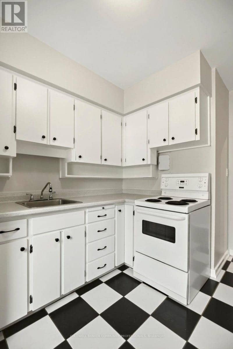 10 - 4 Robinson Street — photo 26 of 40
