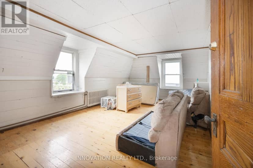 4550 Ste-Catherine Street — photo 24 of 31