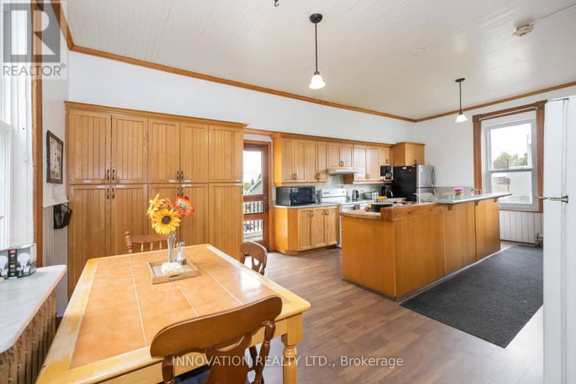 4550 Ste-Catherine Street — photo 13 of 31