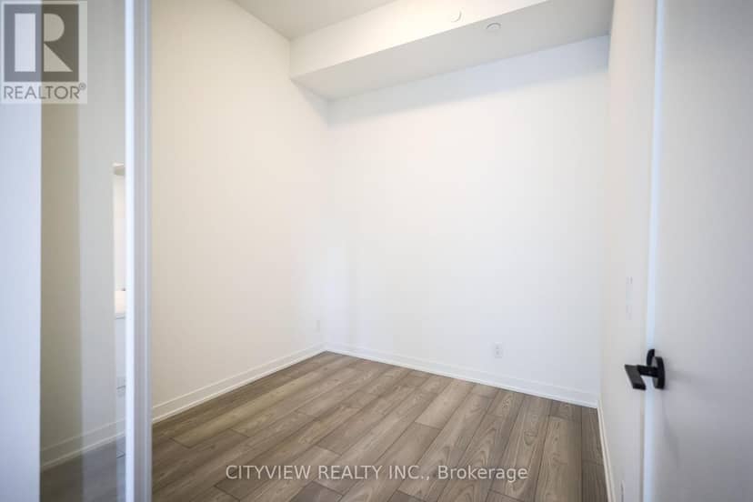 1127 - 285 Dufferin Street — photo 19 of 28