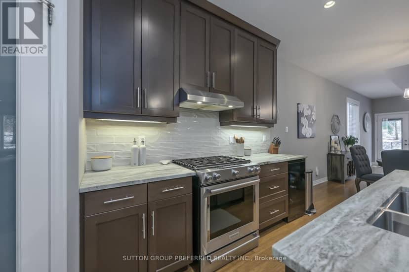 21 Caverhill Crescent — photo 11 of 40