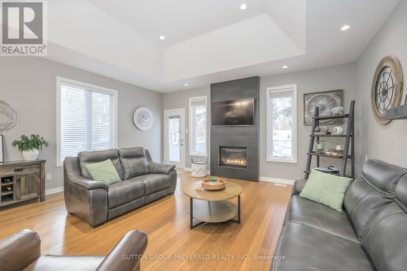 21 Caverhill Crescent — photo 21 of 40