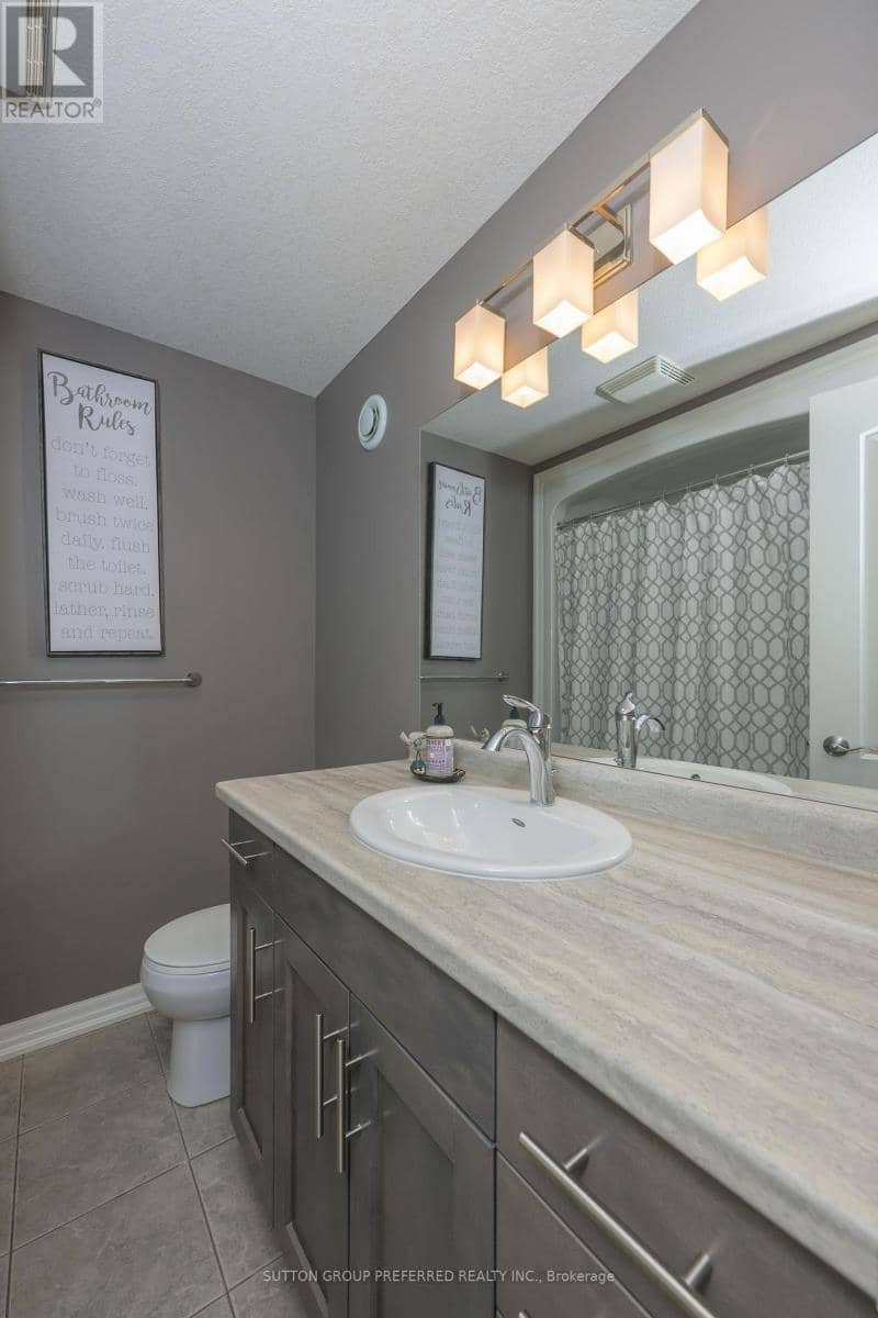 21 Caverhill Crescent — photo 35 of 40
