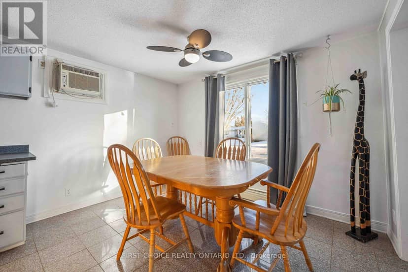 337 Amiens Street — photo 12 of 40