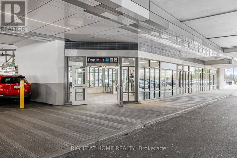 807 - 128 Fairview Mall Drive — photo 28 of 31