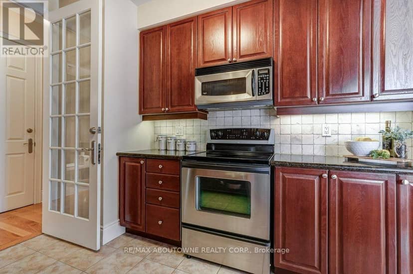 GPH25 - 3888 Duke Of York Boulevard — photo 17 of 40
