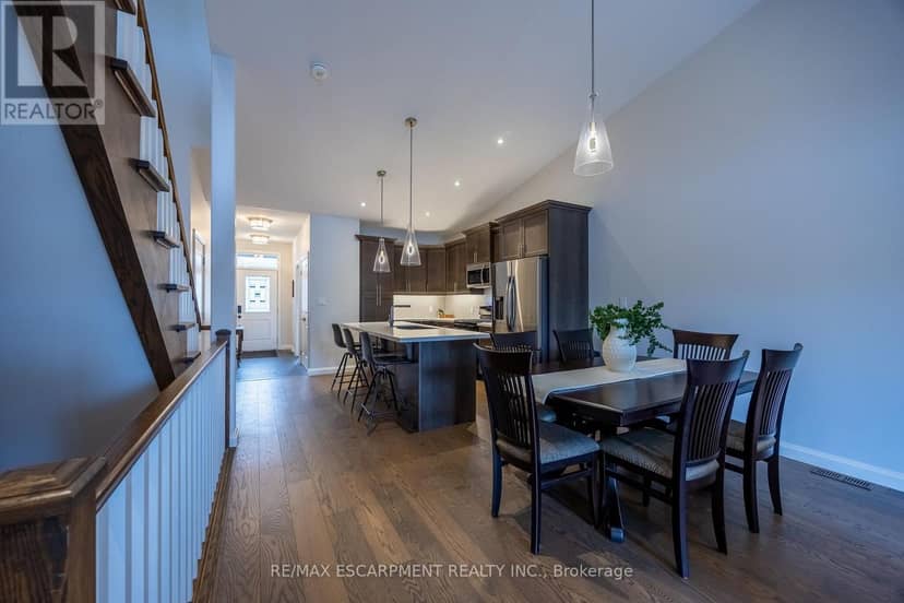 7 - 5 Old Hamilton Road — photo 10 of 34