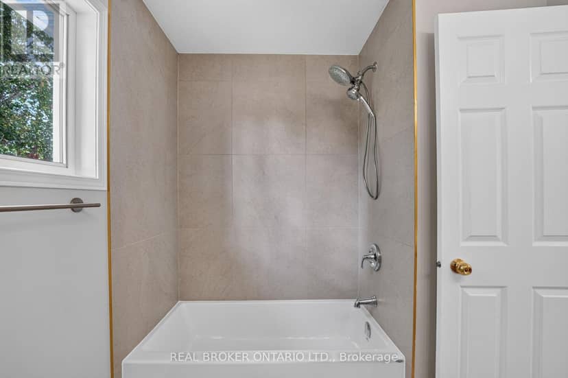 56 Bannock Crescent — photo 30 of 40