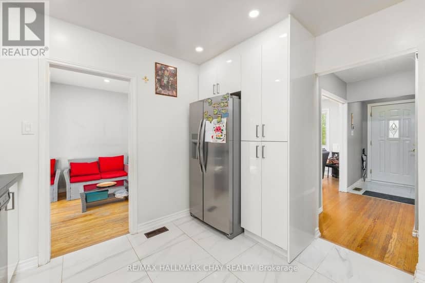 41 Aberdeen Crescent — photo 13 of 34