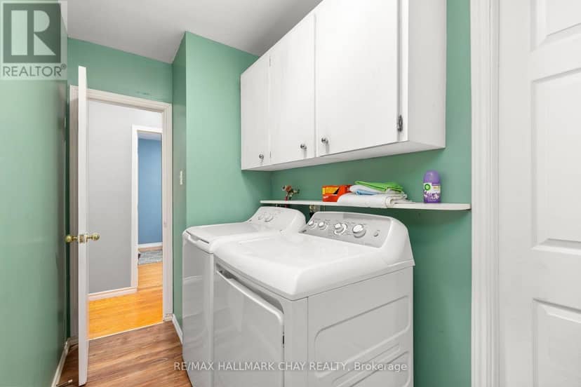 41 Aberdeen Crescent — photo 15 of 34