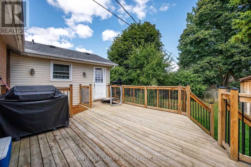 41 Aberdeen Crescent — photo 28 of 34