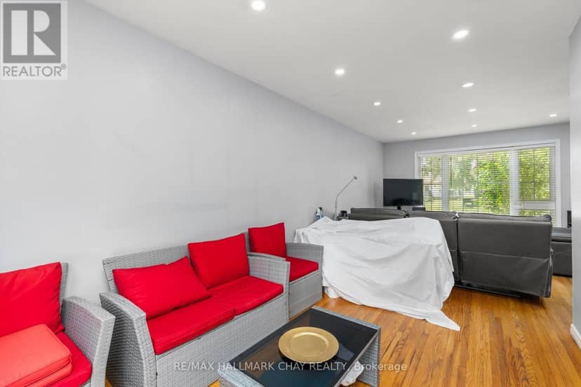 41 Aberdeen Crescent — photo 8 of 34