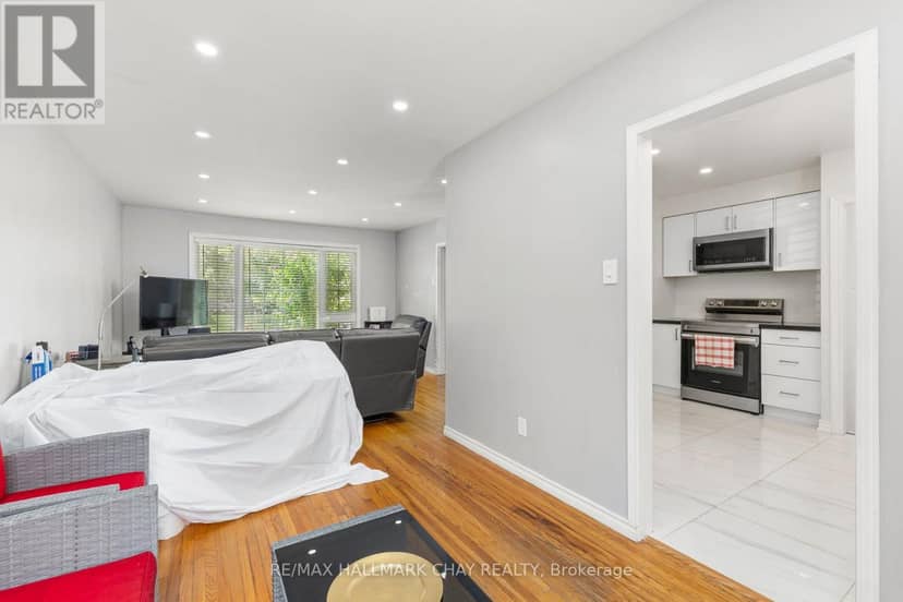 41 Aberdeen Crescent — photo 9 of 34