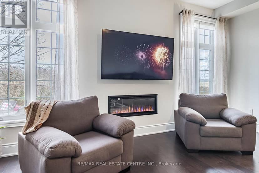 35 Arthur Griffin Crescent — photo 13 of 40