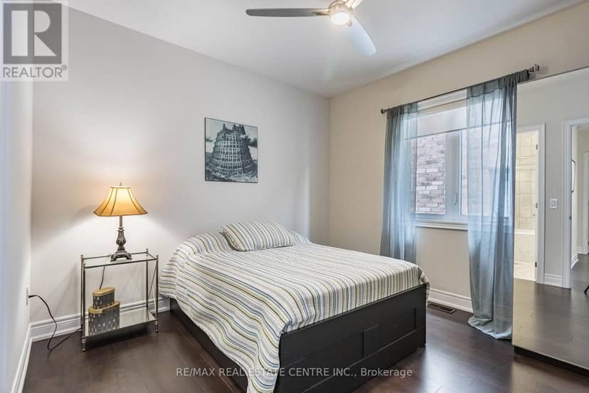 35 Arthur Griffin Crescent — photo 24 of 40