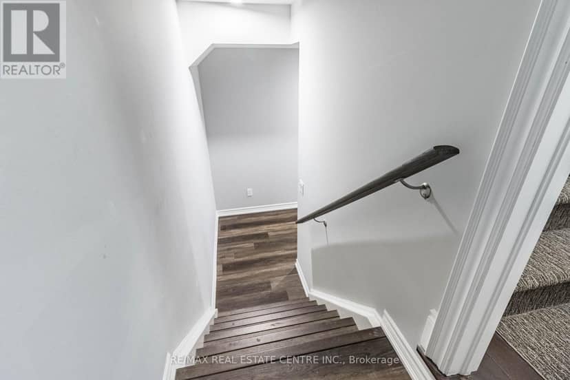 35 Arthur Griffin Crescent — photo 29 of 40