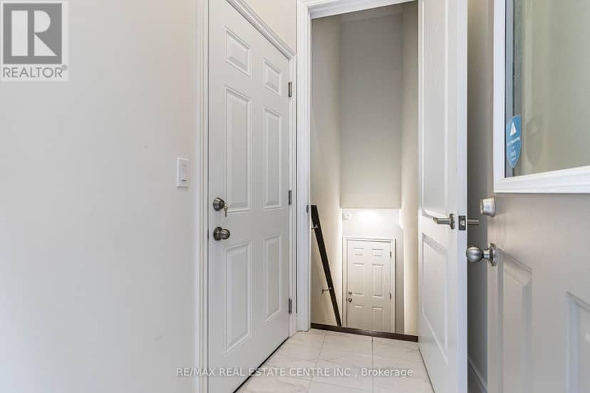 35 Arthur Griffin Crescent — photo 35 of 40