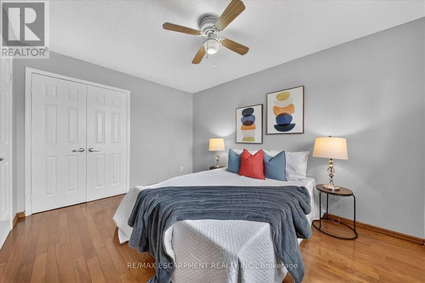 31 Vega Crescent — photo 26 of 40