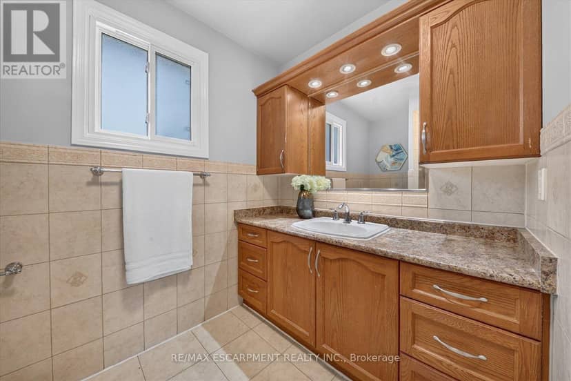 31 Vega Crescent — photo 28 of 40