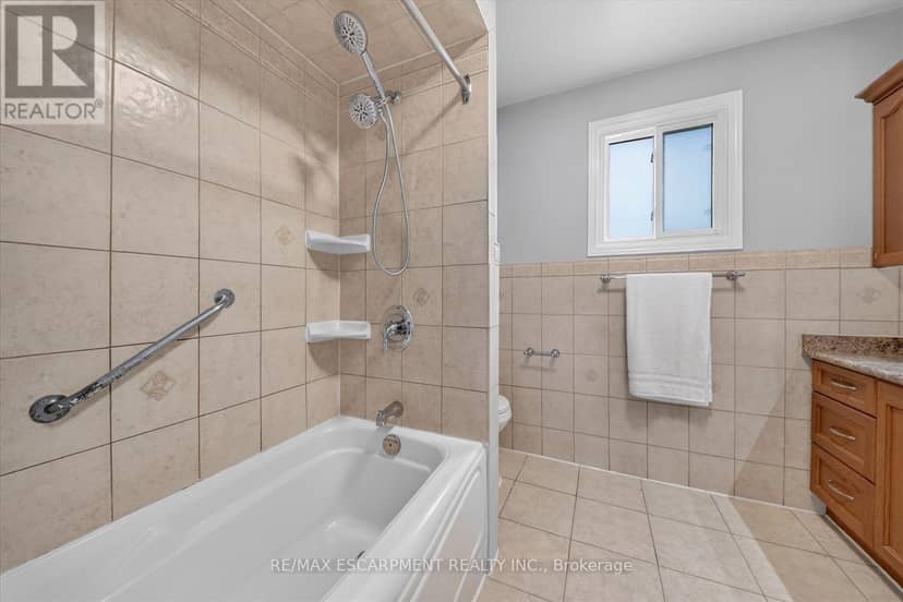 31 Vega Crescent — photo 29 of 40