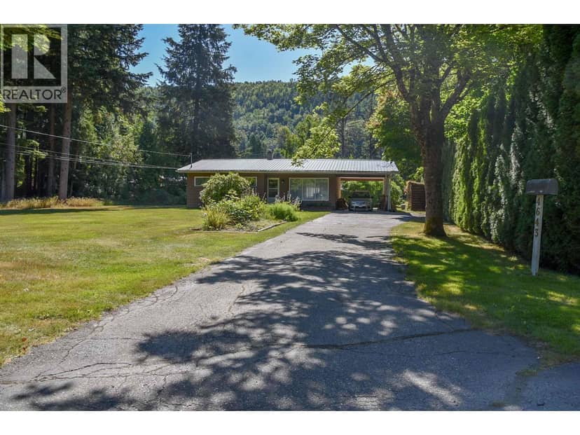 4643 QUEENSWAY DRIVE, Terrace