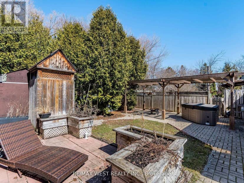 76 Laburnham Avenue — photo 33 of 40