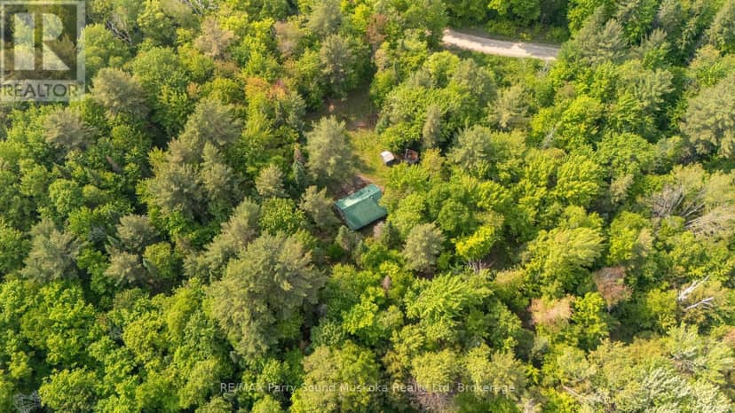 141 Middle Road — photo 36 of 36