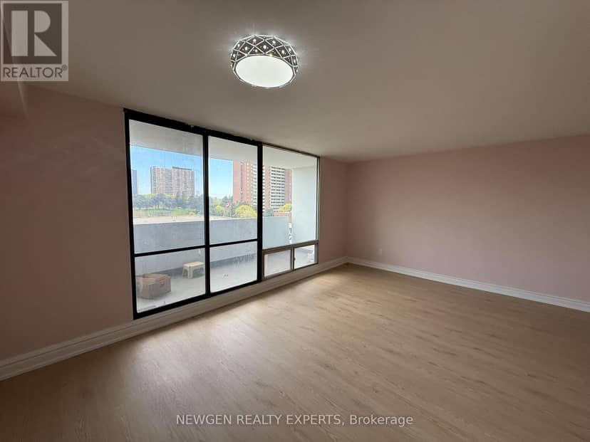 502 - 3 Massey Square — photo 11 of 38
