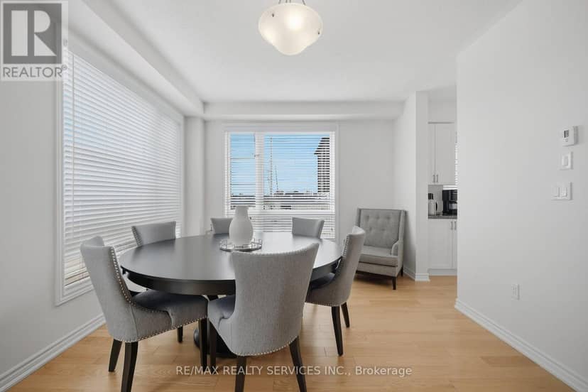 274 Carnwith Drive E — photo 17 of 40