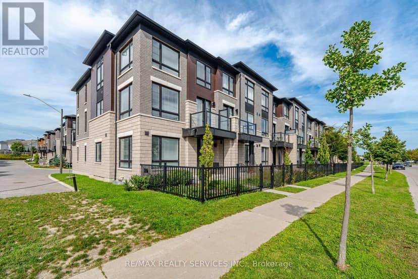 274 Carnwith Drive E, Whitby, photo 2