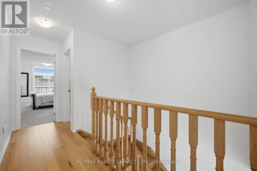 274 Carnwith Drive E — photo 21 of 40