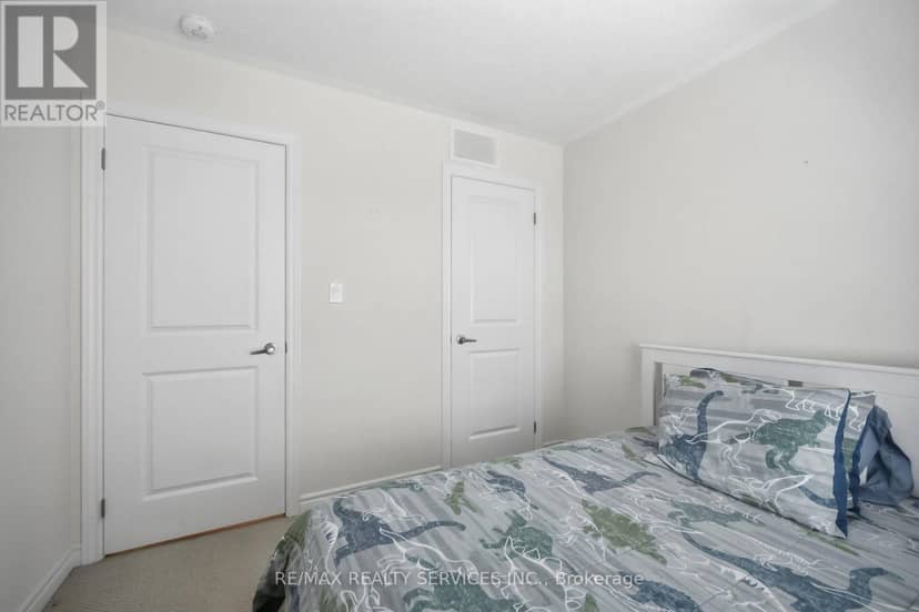 274 Carnwith Drive E — photo 32 of 40