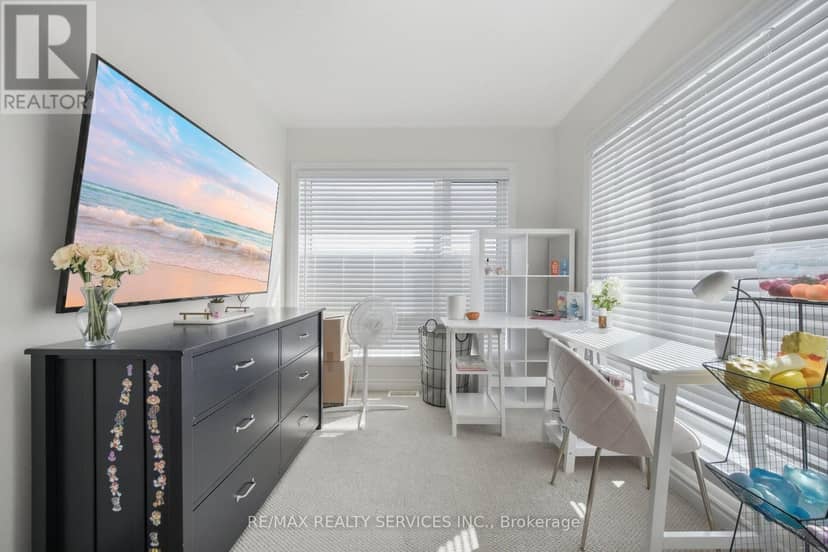 274 Carnwith Drive E — photo 34 of 40