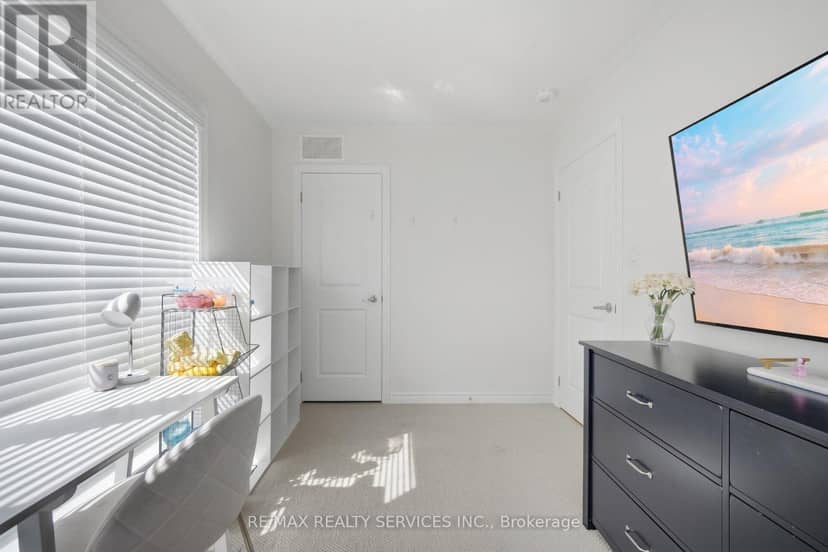 274 Carnwith Drive E — photo 35 of 40