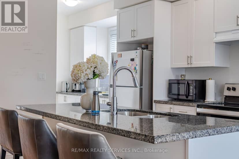 274 Carnwith Drive E, Whitby, photo 7