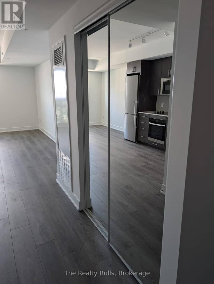 2009 - 2545 Simcoe Street — photo 3 of 9