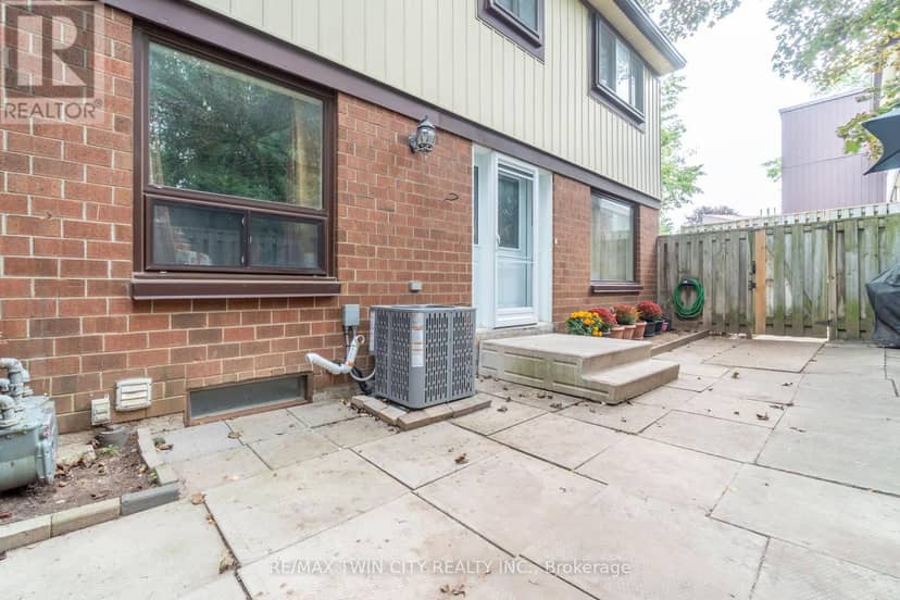 121 - 45 Marksam Road — photo 4 of 38