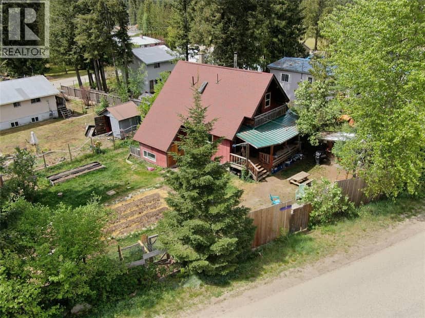 1013 Slocan Street, Slocan, photo 2