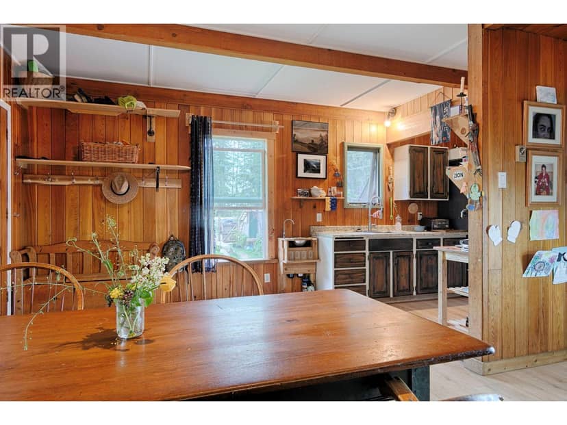 1013 Slocan Street, Slocan, photo 8