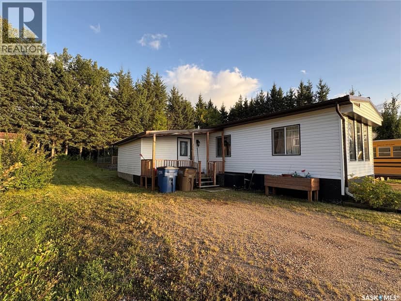 205 Sundby CRESCENT, Big River, photo 2