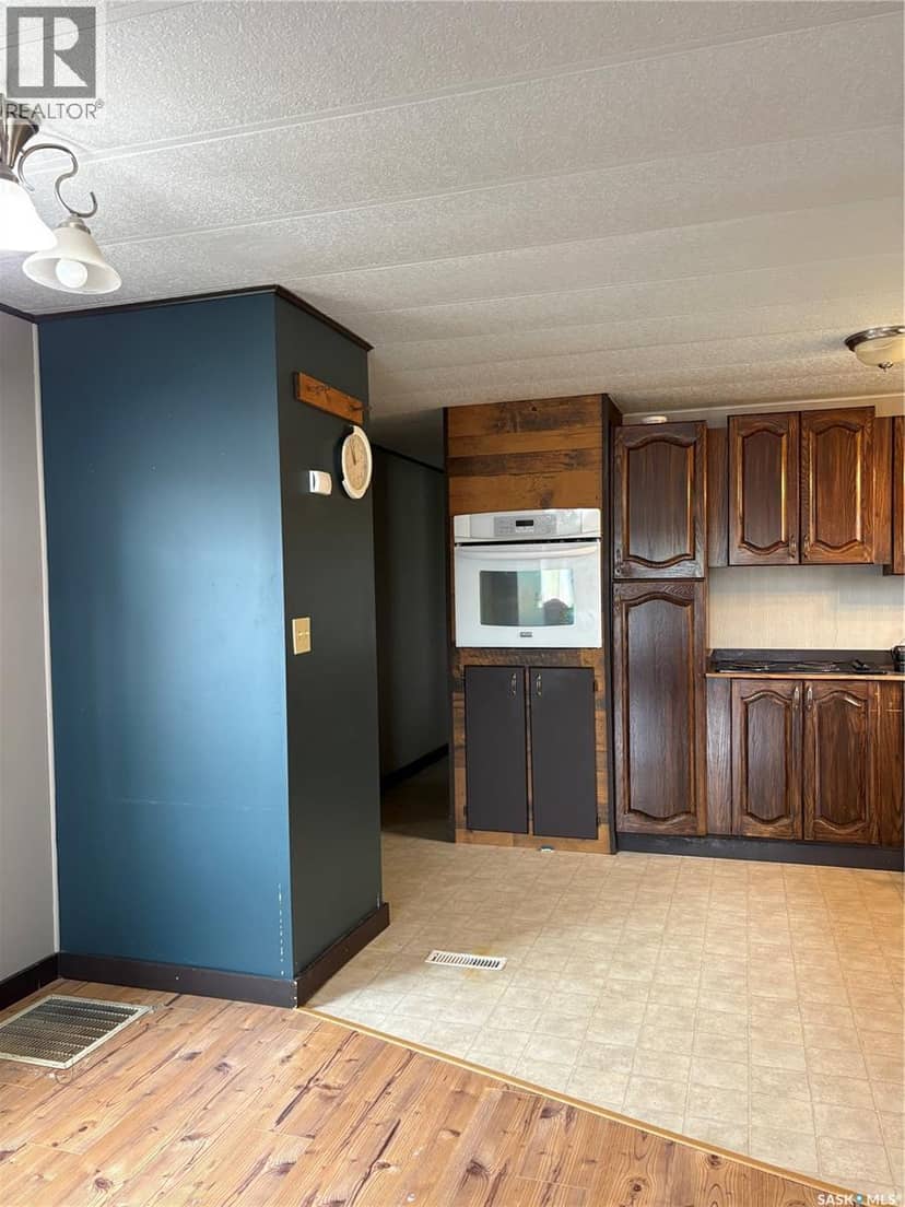 205 Sundby CRESCENT, Big River, photo 7