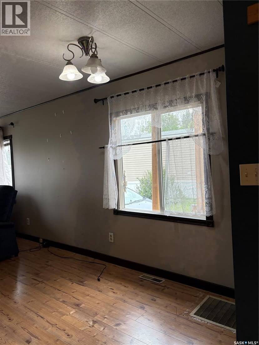 205 Sundby CRESCENT, Big River, photo 8